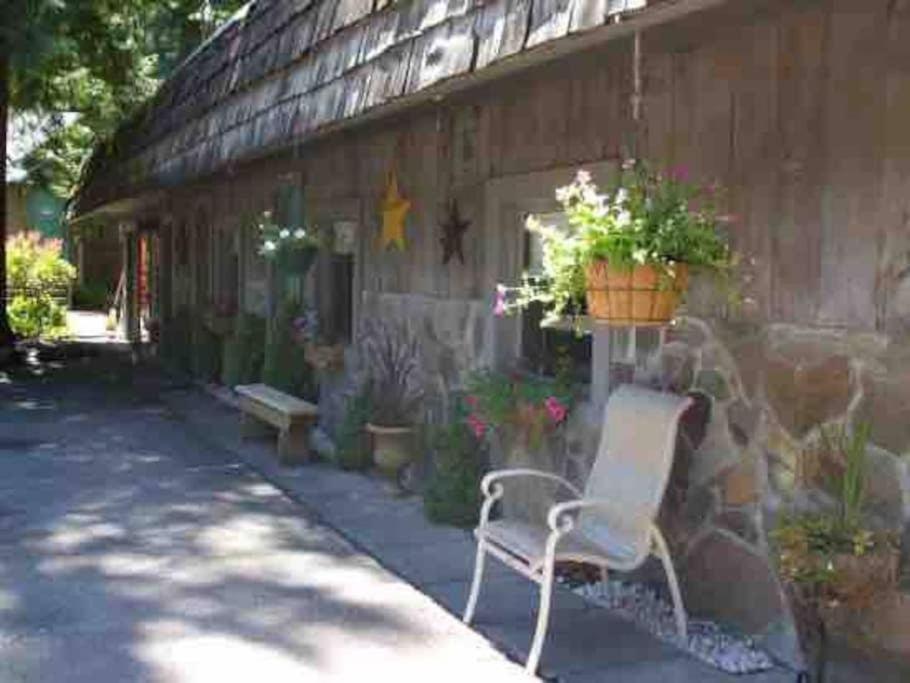 Motel Room With Kitchenette At Base Of Mt Hood Mount Hood Village Exteriör bild